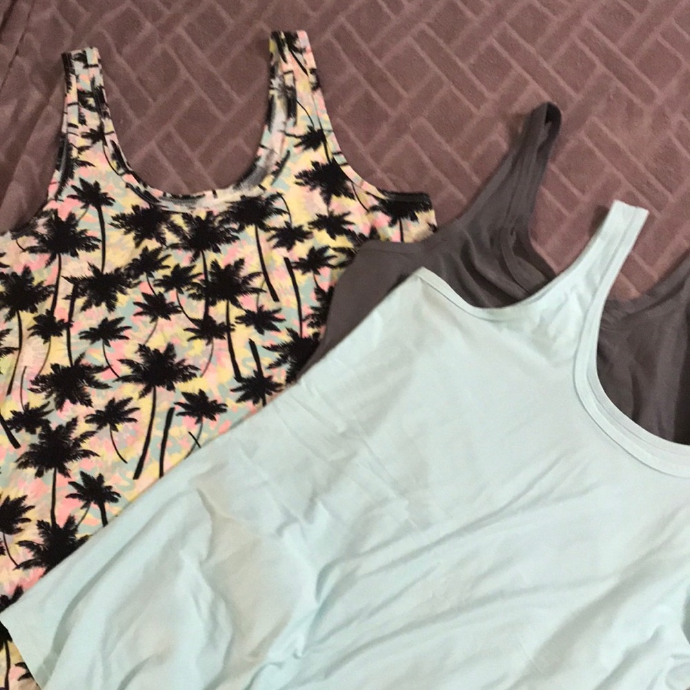 🌞 Summer Sale (1 group) 3 stretch Tank tops by No Boundaries